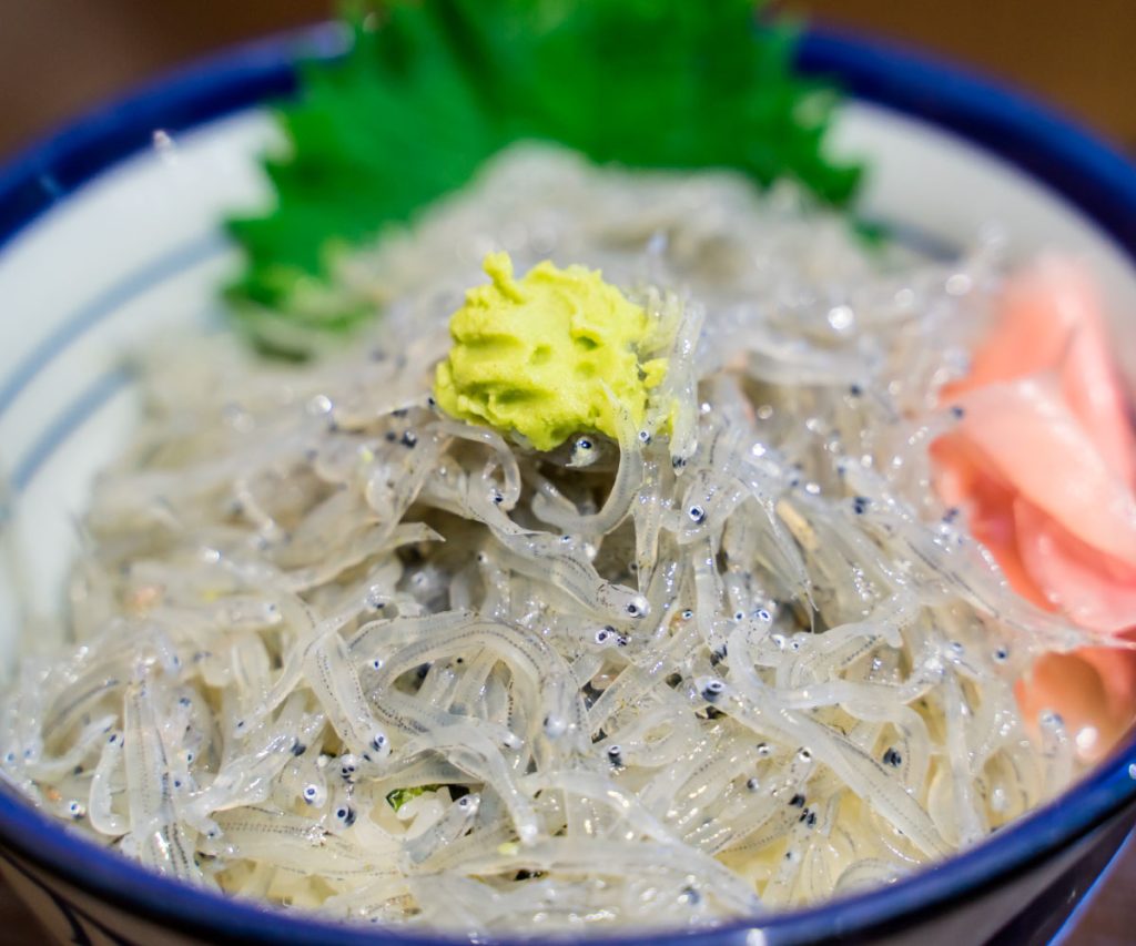 生しらす丼