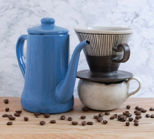 陶器製のコーヒードリッパー